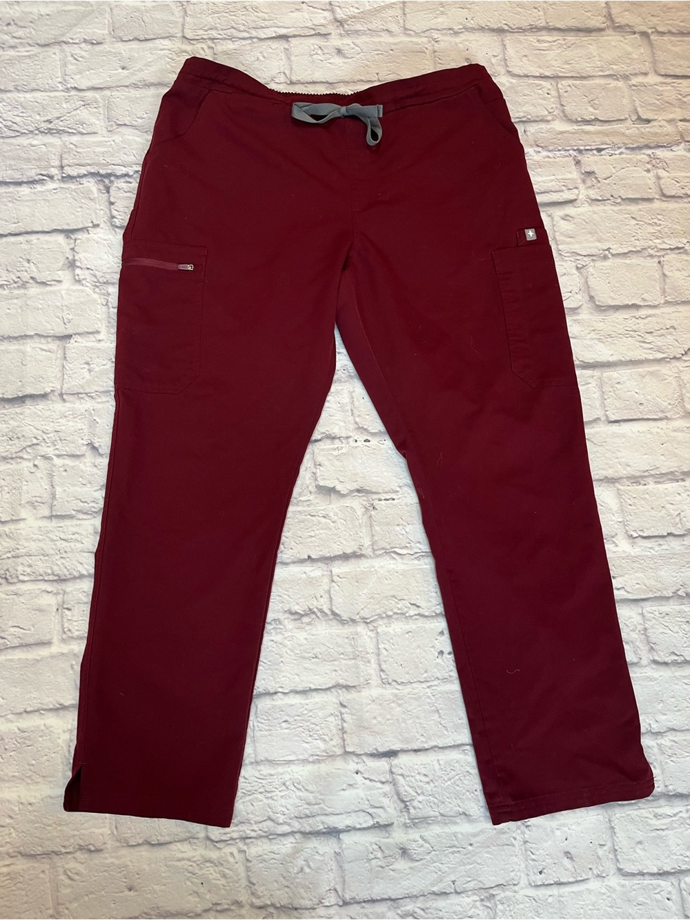 Figs straight leg scrub bottoms pant Burgundy women’s L petite